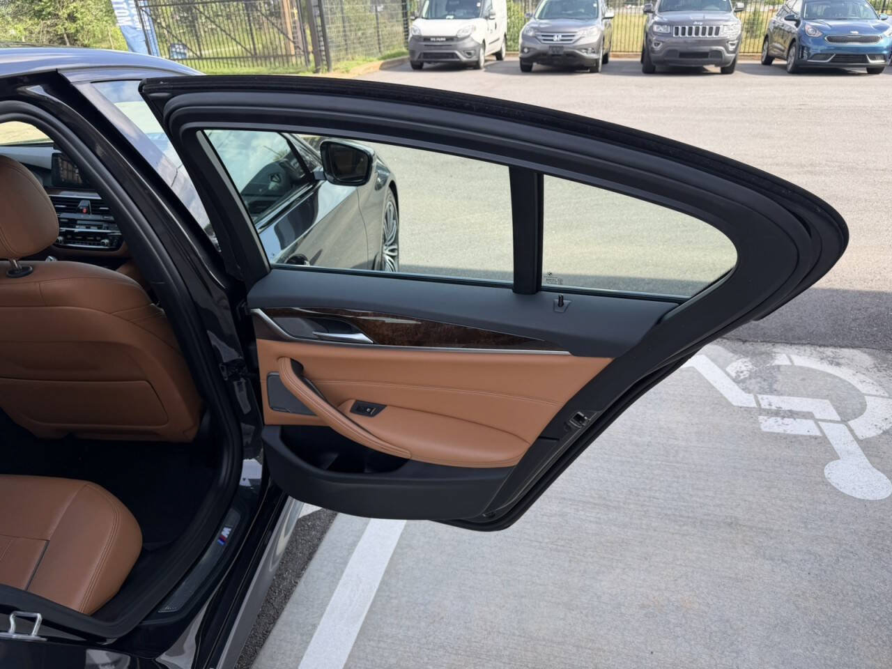 Used 2018 BMW 540i w/ M Sport Package RWD image 13