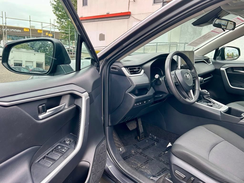 Certified 2025 Toyota RAV4 XLE w/ Convenience Package AWD/4WD image 9
