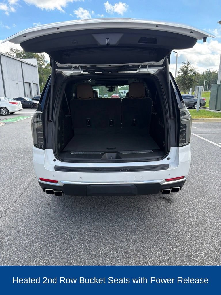 Used 2025 Chevrolet Suburban High Country RWD image 7