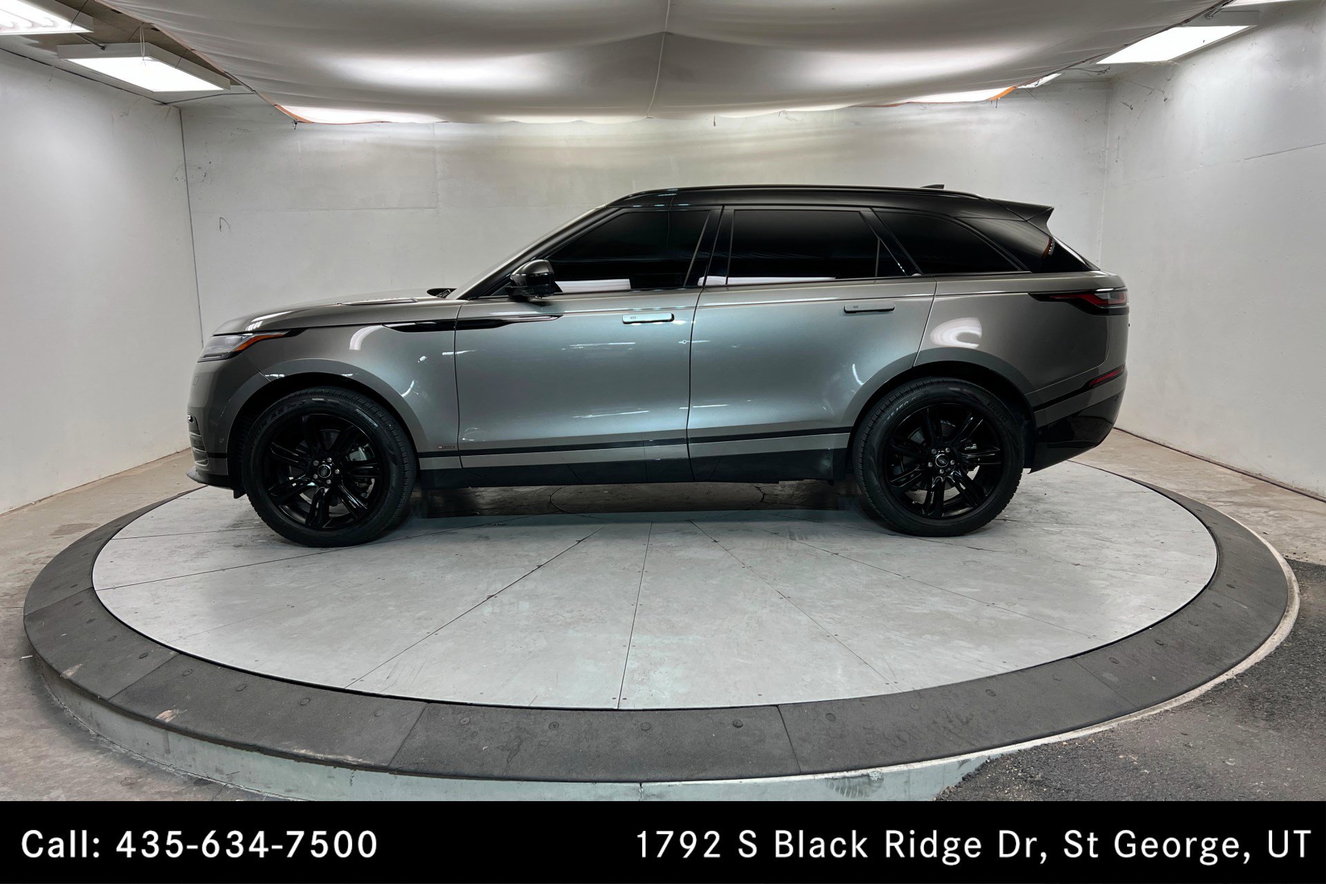 Used 2020 Land Rover Range Rover Velar R-Dynamic S image 2