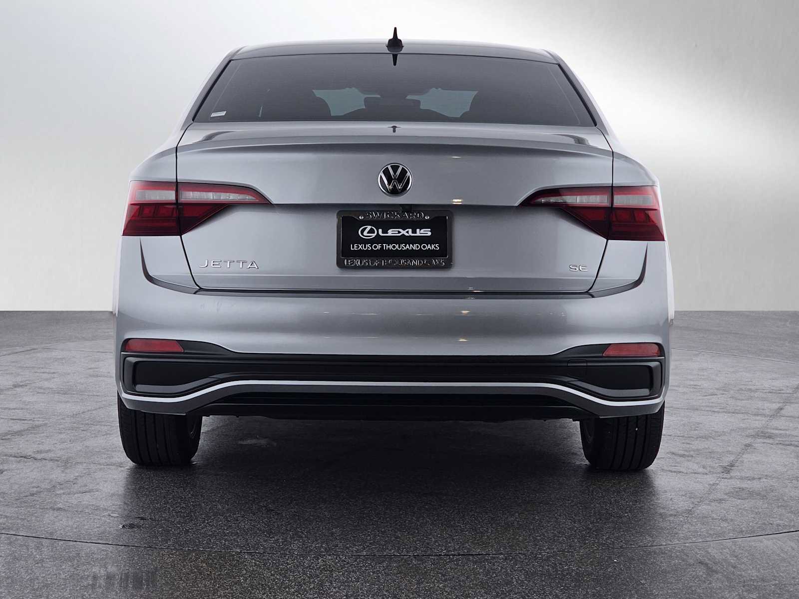 Used 2022 Volkswagen Jetta SE image 4