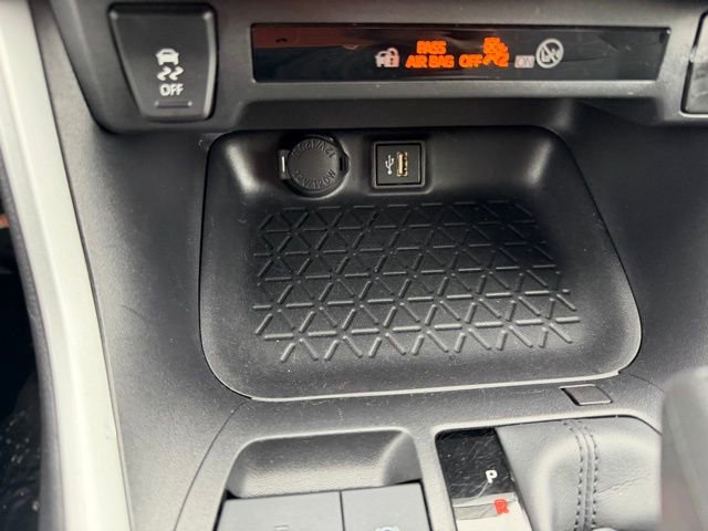 Used 2025 Toyota RAV4 XLE AWD/4WD image 18