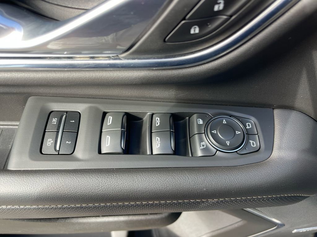 Used 2021 Chevrolet Suburban Premier w/ Premium Package image 30