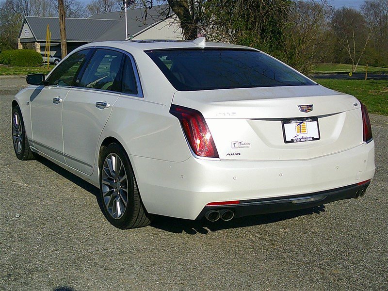 Used 2018 Cadillac CT6 Luxury image 3