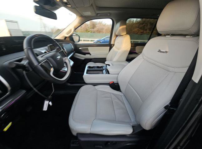 Used 2025 Ford Expedition Max Platinum image 5