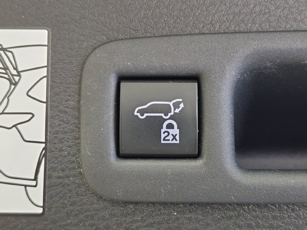 Used 2021 Toyota Sienna Limited AWD/4WD image 32