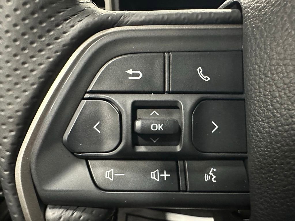 Used 2025 Toyota 4Runner SR5 image 19