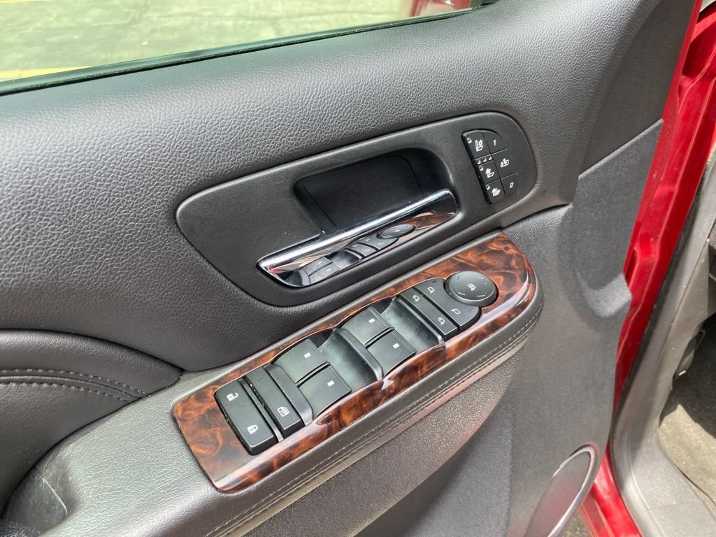 Used 2014 GMC Yukon XL Denali AWD/4WD image 21