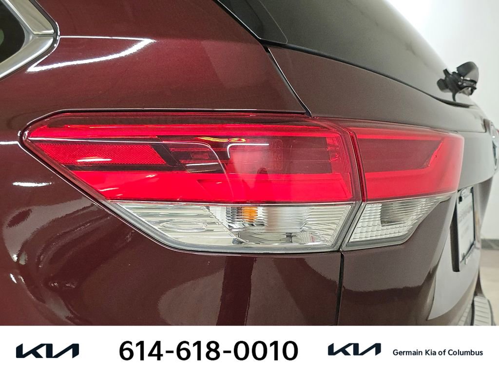 Used 2019 Toyota Highlander XLE image 16