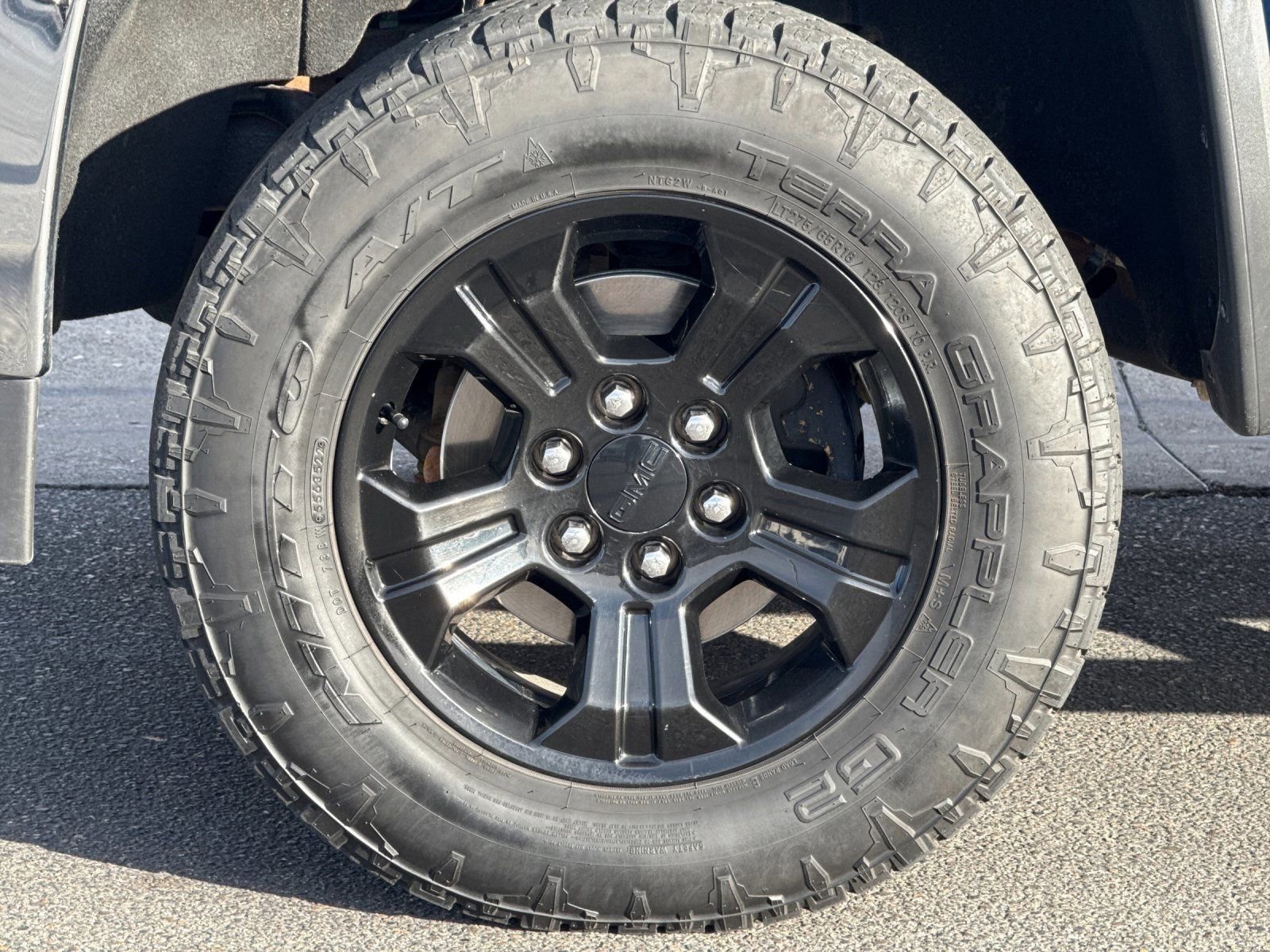 Used 2018 GMC Sierra 1500 SLT w/ Suspension Package, Off-Road image 30