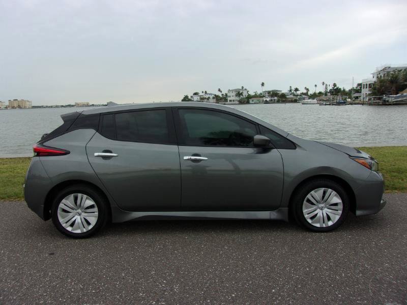 Used 2022 Nissan Leaf S FWD image 4