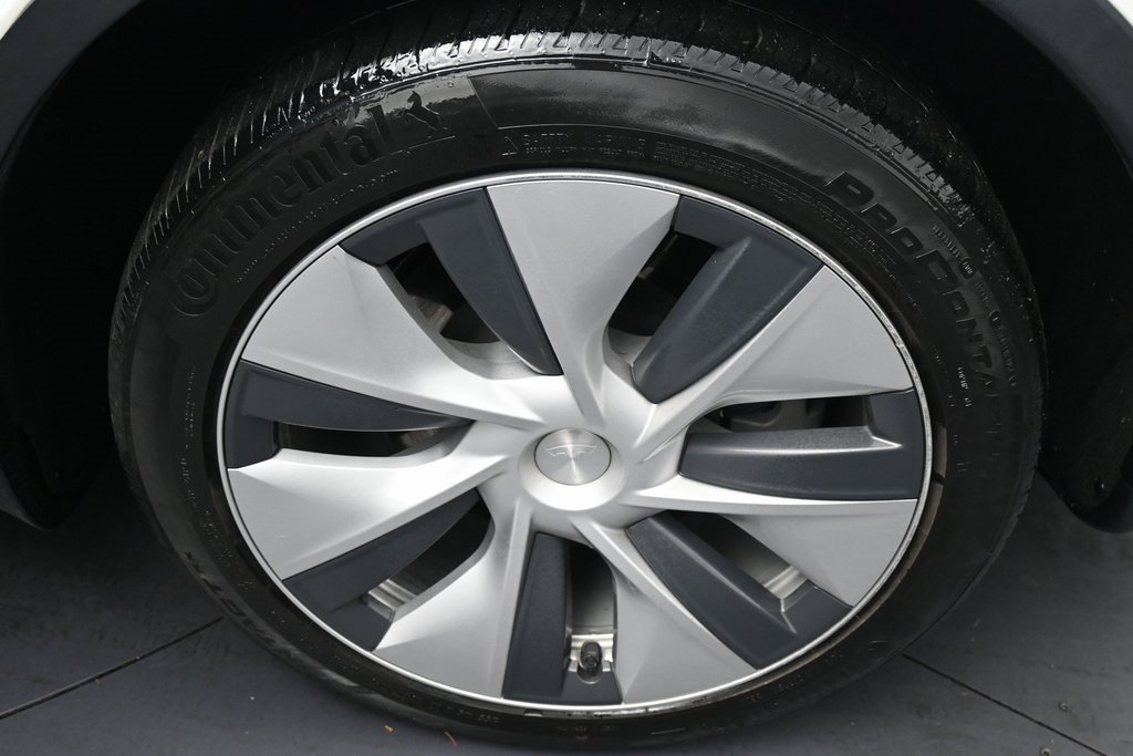 Used 2021 Tesla Model Y Long Range image 42