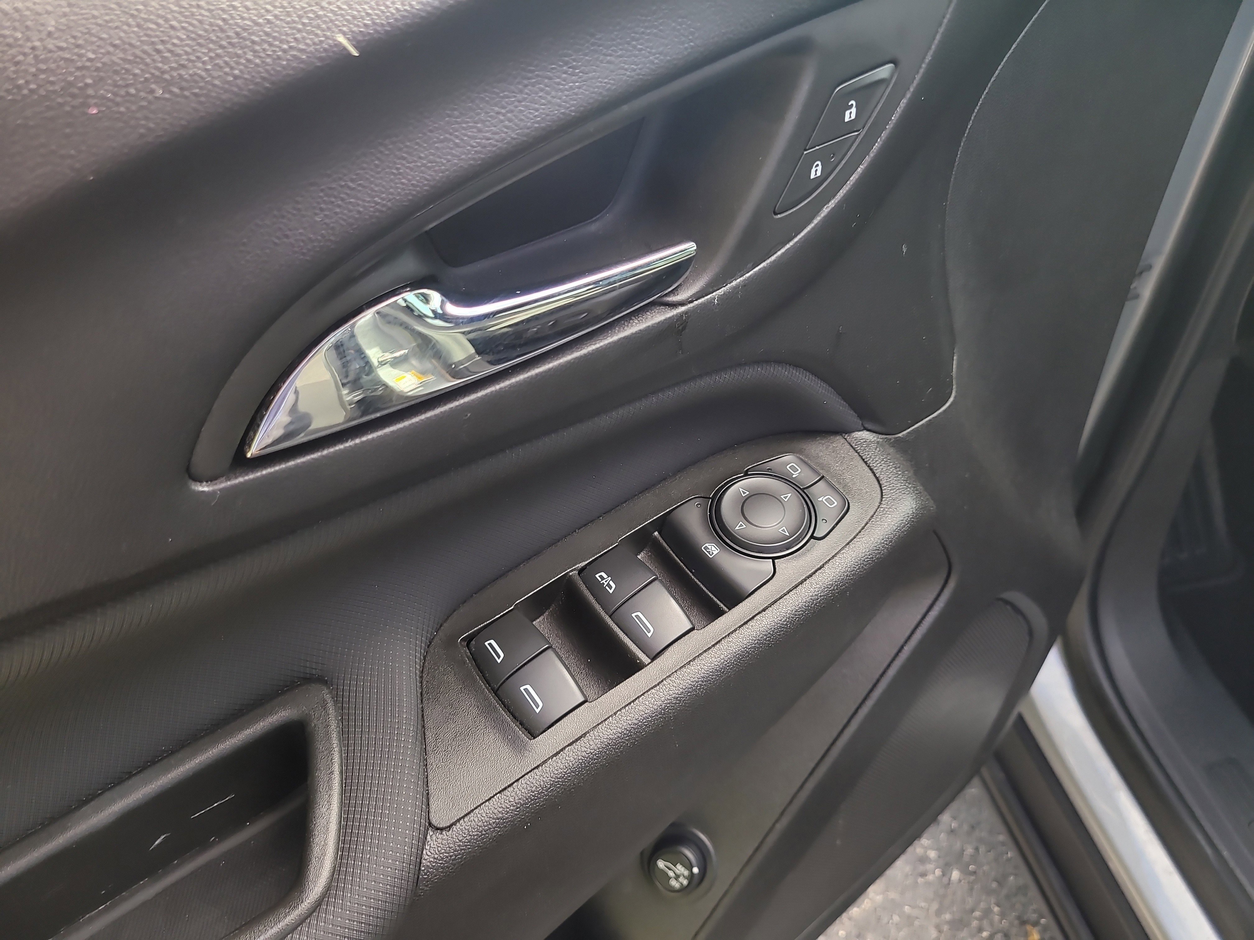 Used 2024 Chevrolet Equinox RS FWD image 19