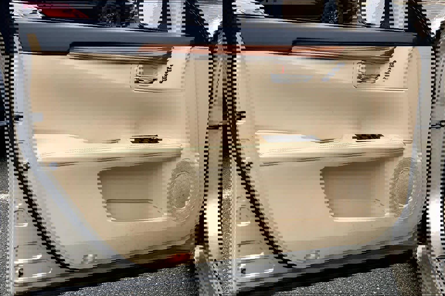 Used 2014 Lexus ES 300h w/ Premium Package w/Bamboo Trim image 22