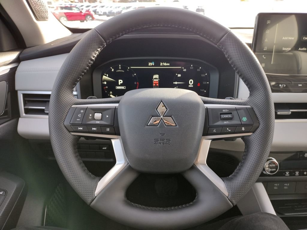 New 2026 Mitsubishi Outlander SE image 7
