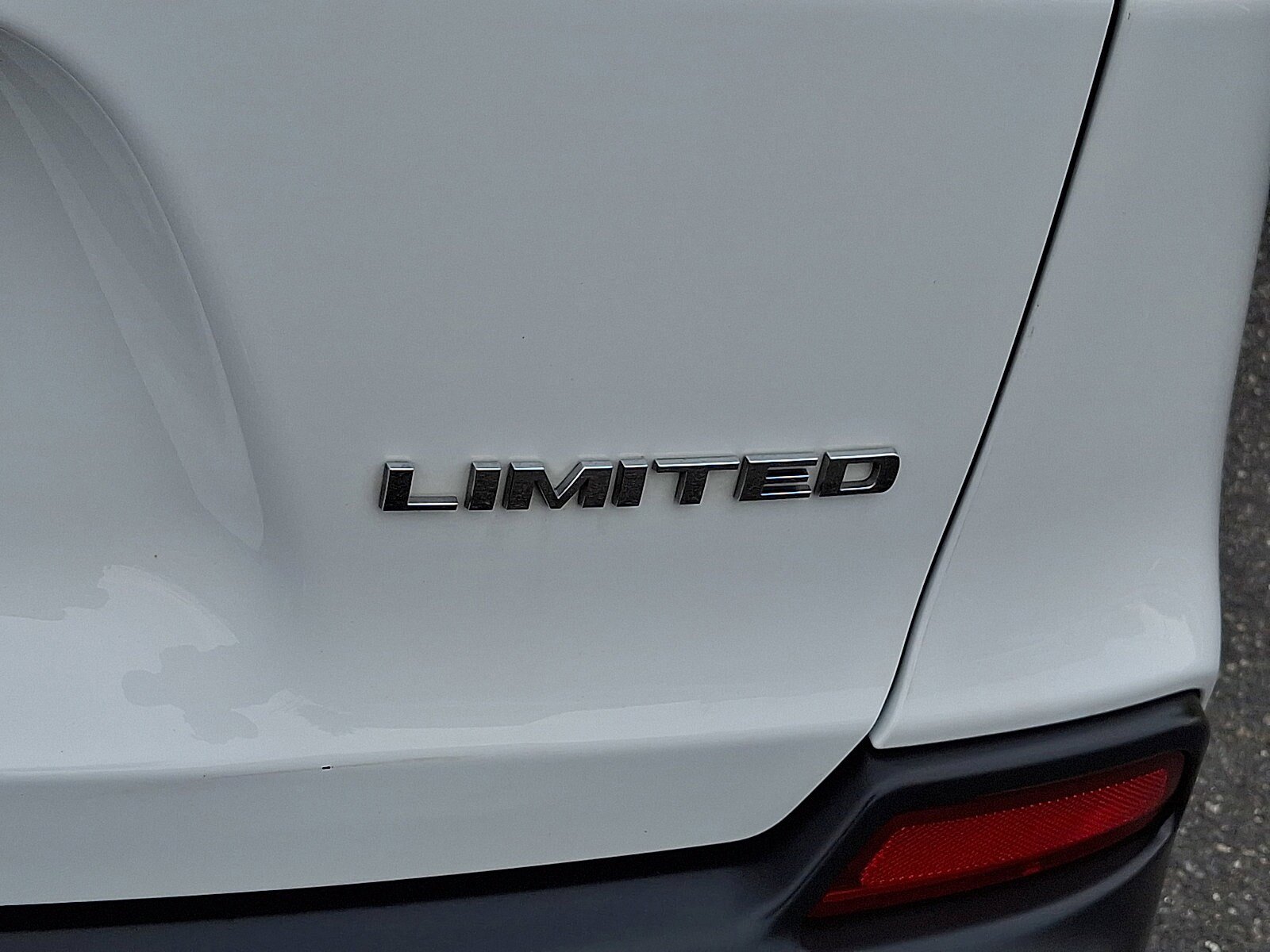 Used 2022 Jeep Cherokee Limited AWD/4WD image 30