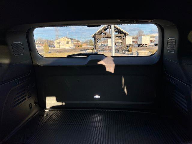 New 2026 Chevrolet Traverse RS w/ LPO, Floor Liner Package image 23