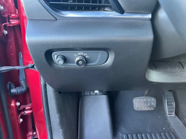 Used 2023 Chevrolet Traverse LT FWD image 29