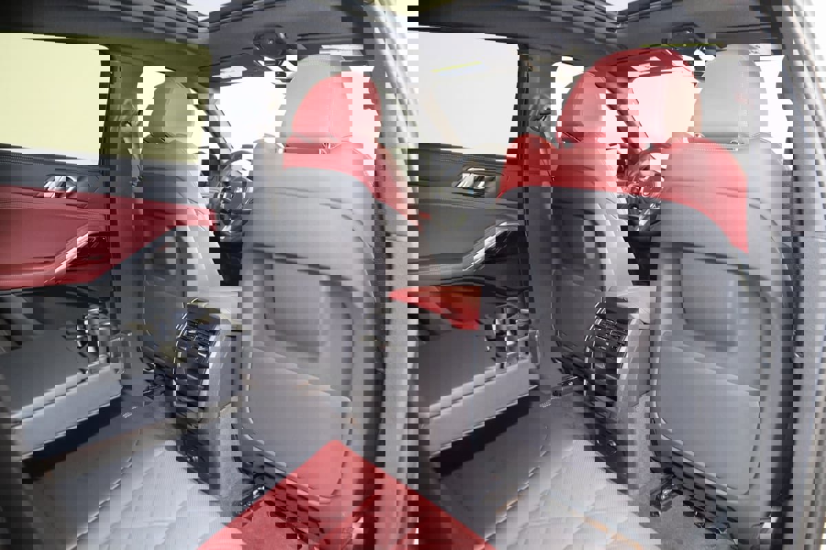 Used 2024 BMW X6 xDrive40i image 15