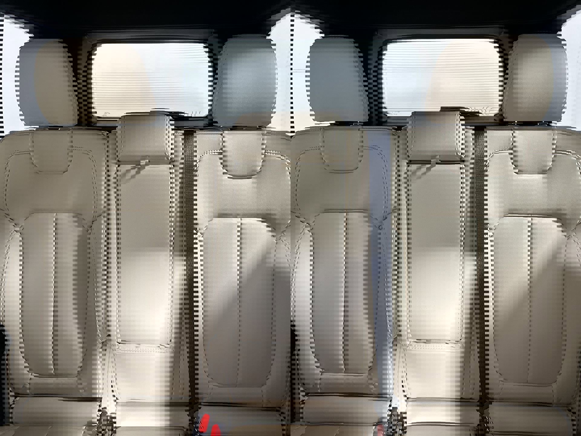 New 2025 Jeep Grand Cherokee Limited w/ Black Appearance Package image 23