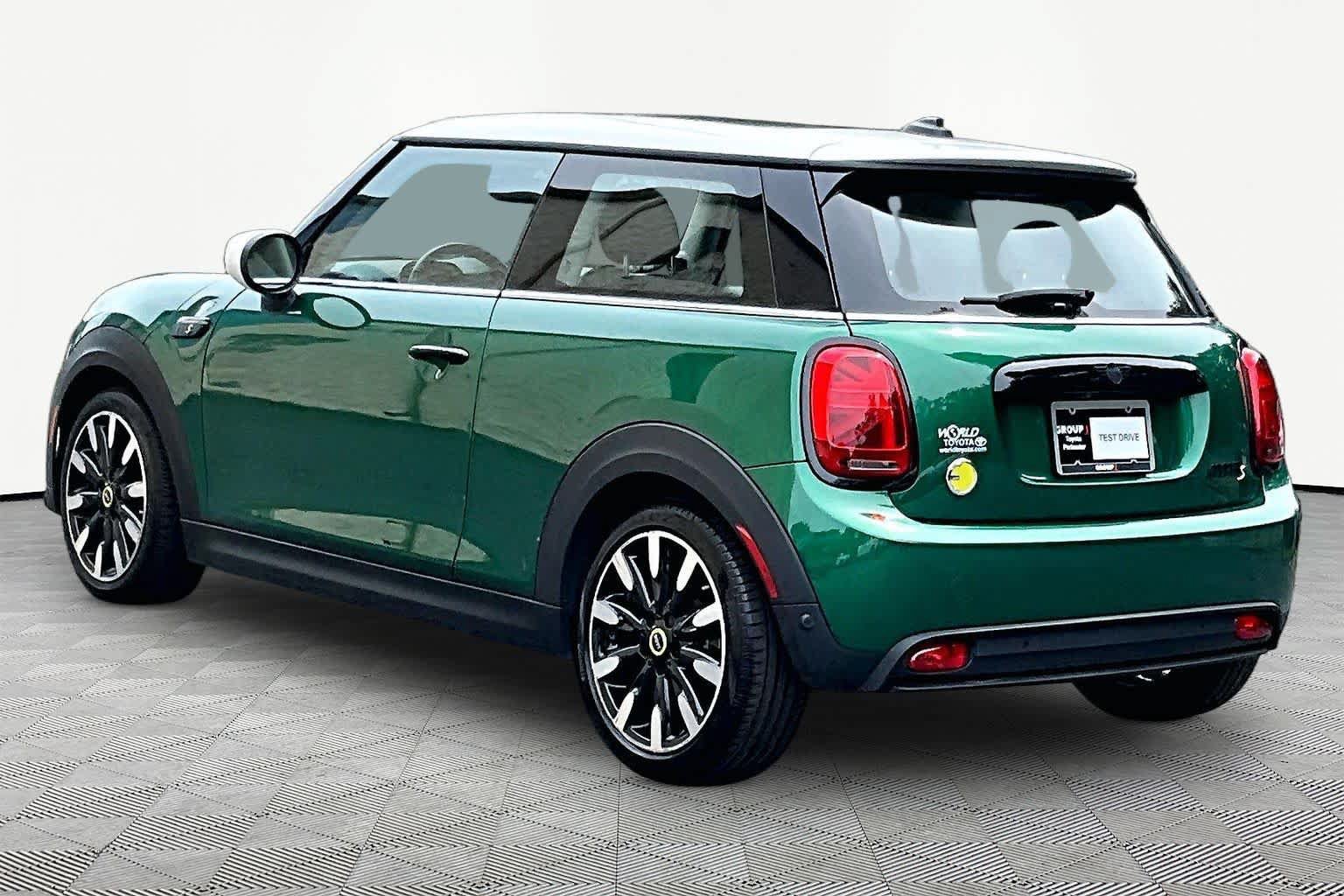 Used 2024 MINI Cooper SE FWD image 10