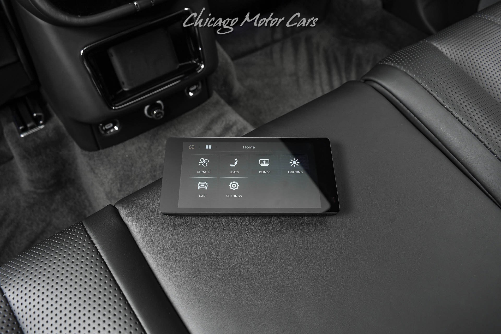 Used 2023 Bentley Bentayga Plug-In Hybrid image 29