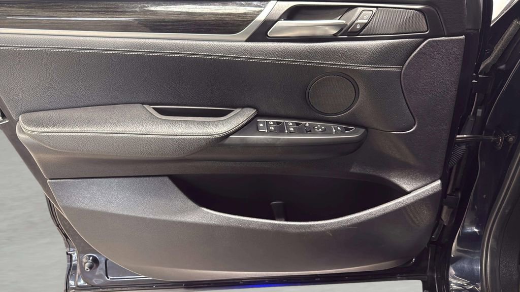 Used 2018 BMW X4 M40i AWD/4WD image 22
