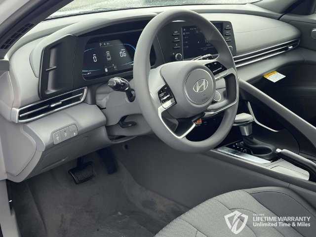 New 2026 Hyundai Elantra SE FWD image 9