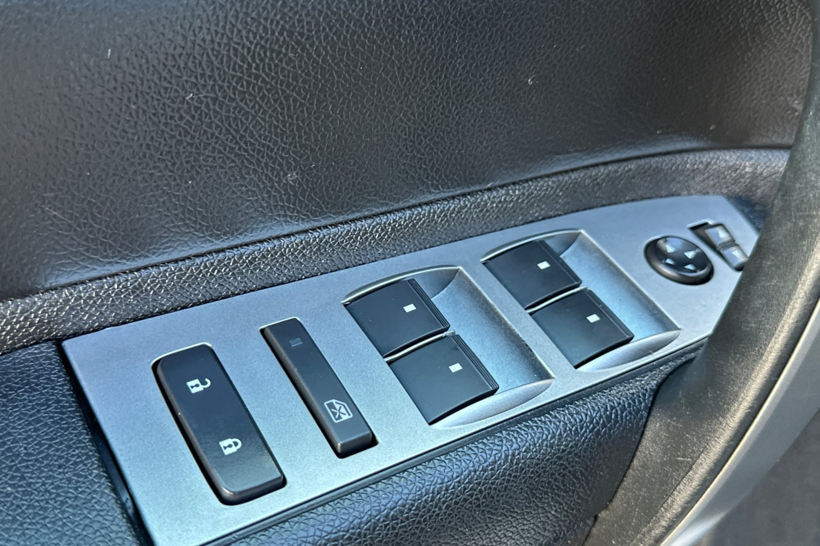 Used 2011 Chevrolet Silverado 1500 LT w/ All-Star Edition RWD image 12