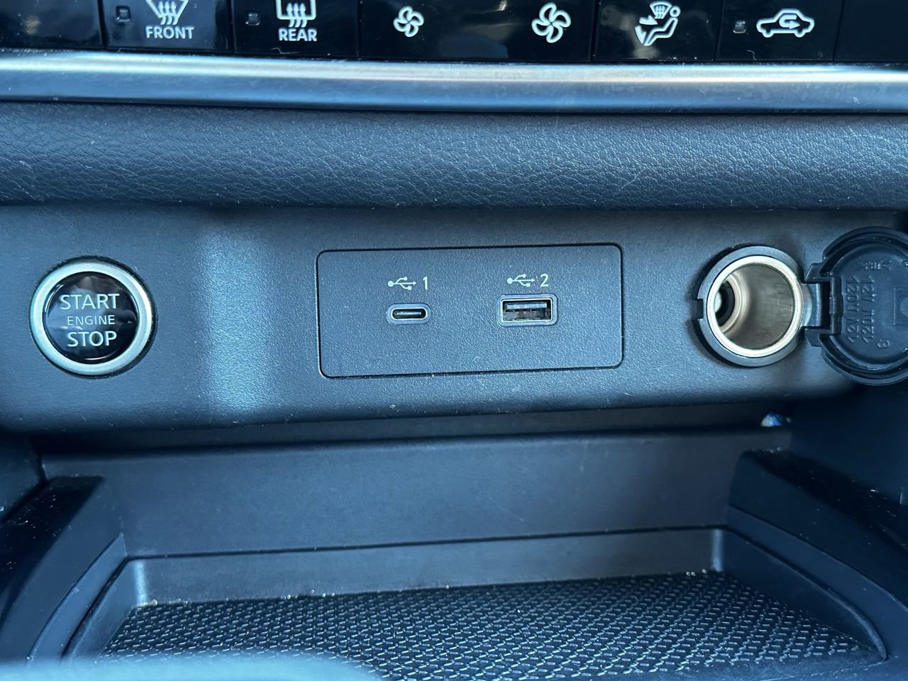 Used 2023 Nissan Rogue SV image 7