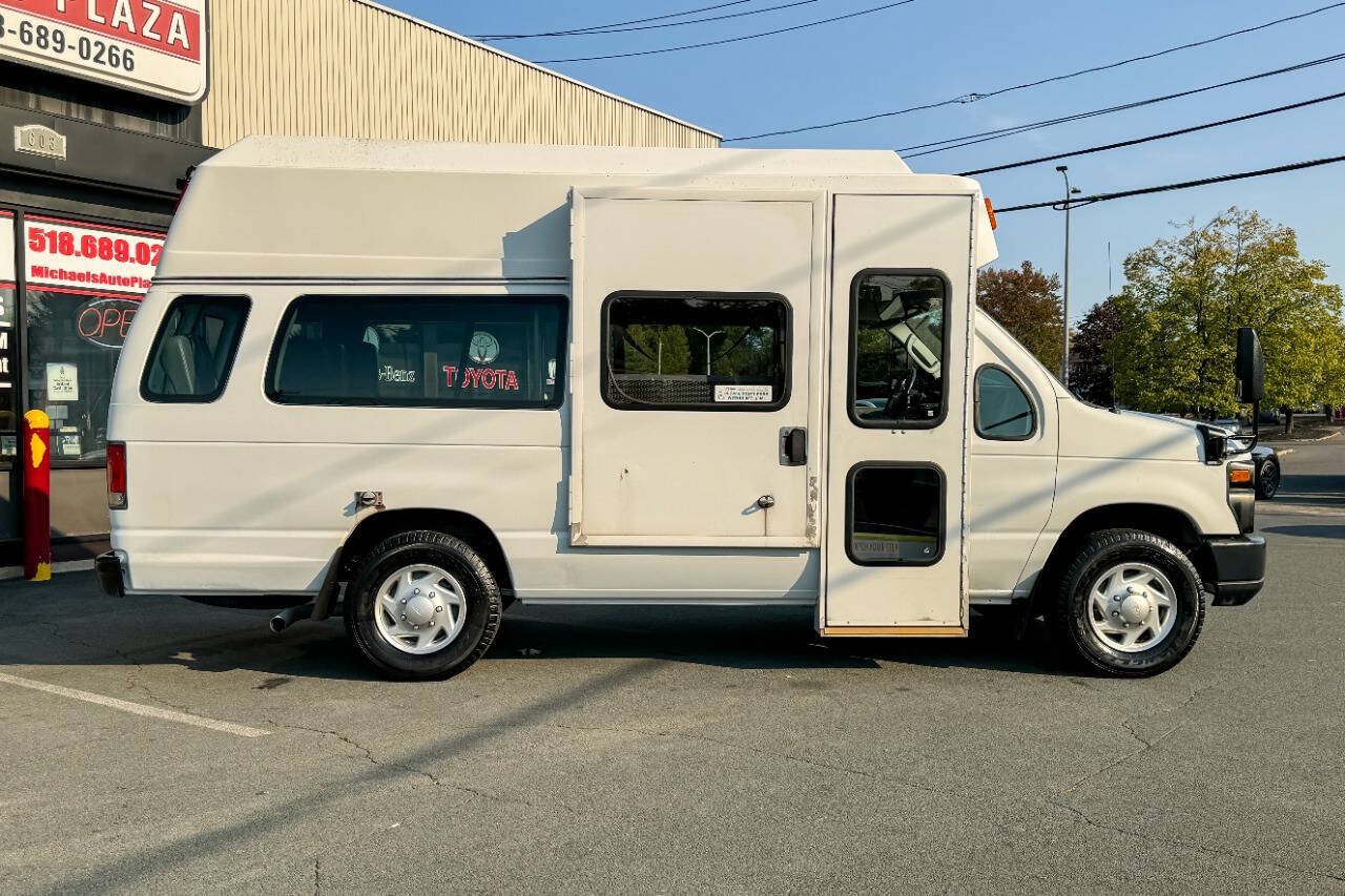 Used 2011 Ford E-350 and Econoline 350 Extended Super Duty w/ PWR Group RWD image 8