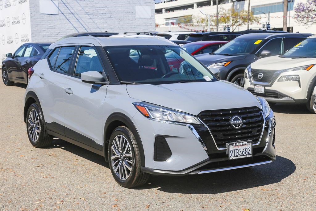 Certified 2024 Nissan Kicks SV image 3