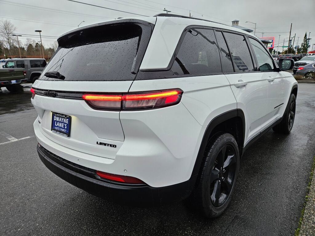 Used 2023 Jeep Grand Cherokee Limited w/ Luxury Tech Group II image 5