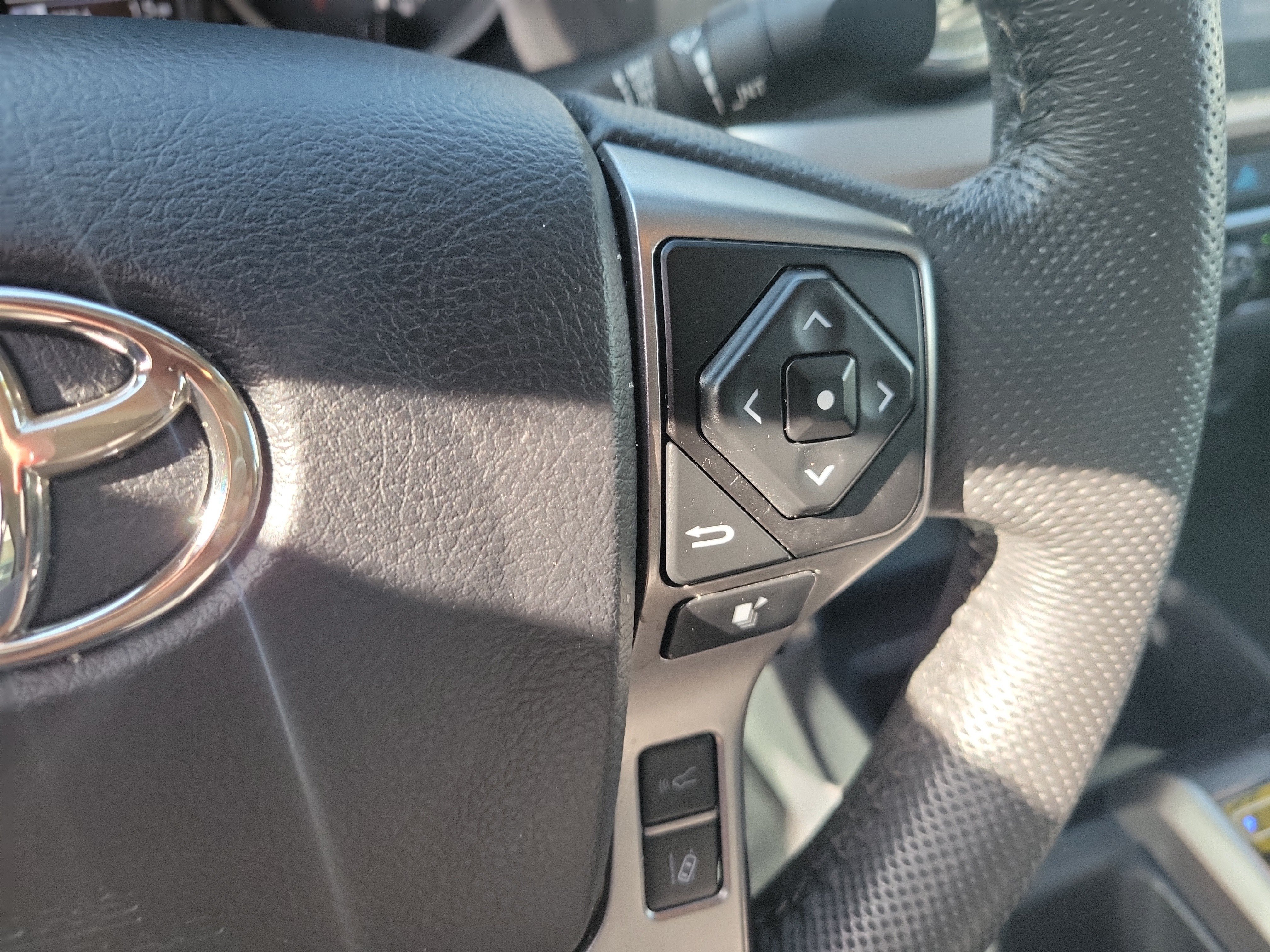 Certified 2023 Toyota Tacoma SR5 RWD image 27