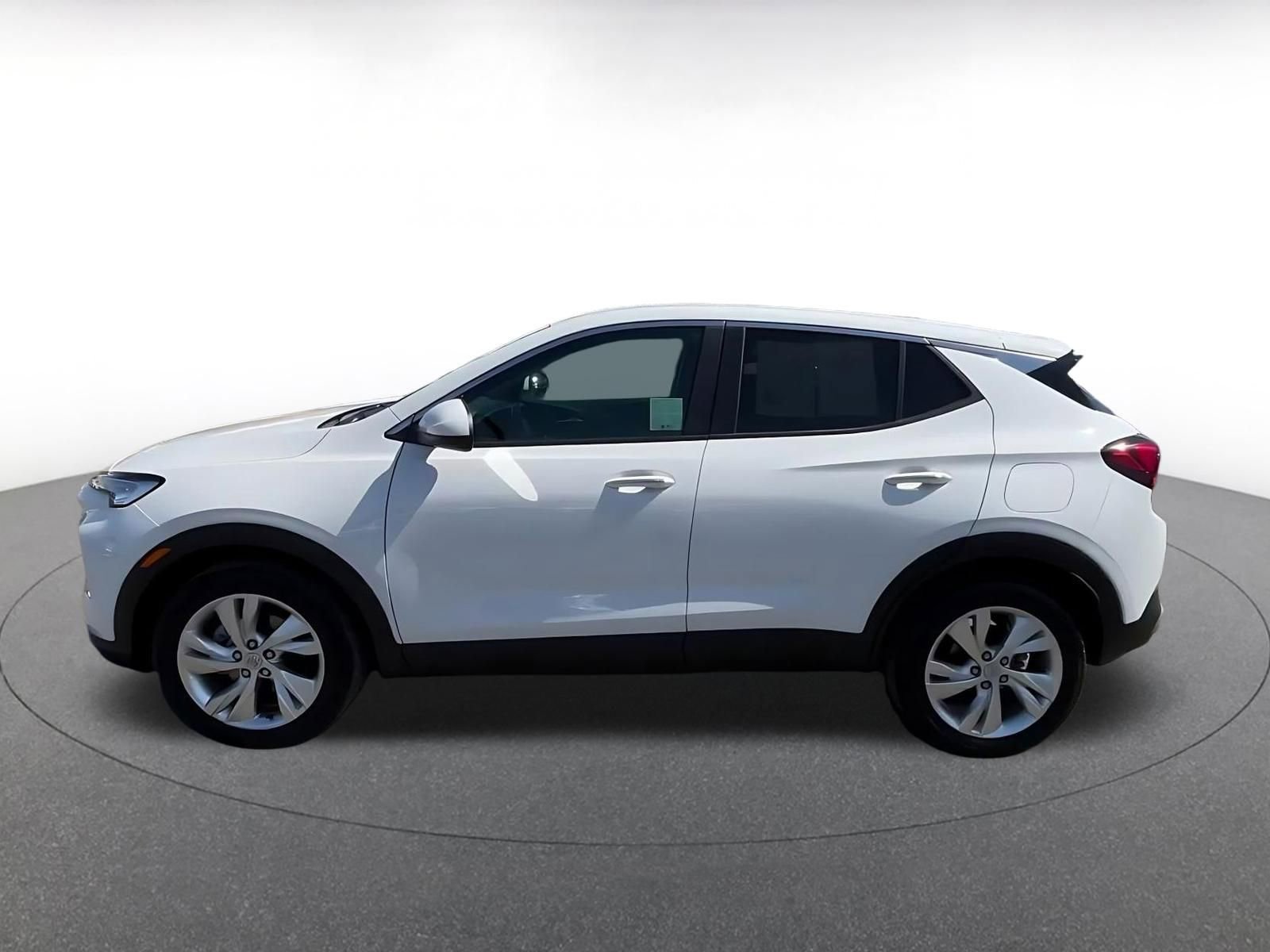 Used 2025 Buick Encore GX Preferred FWD image 9