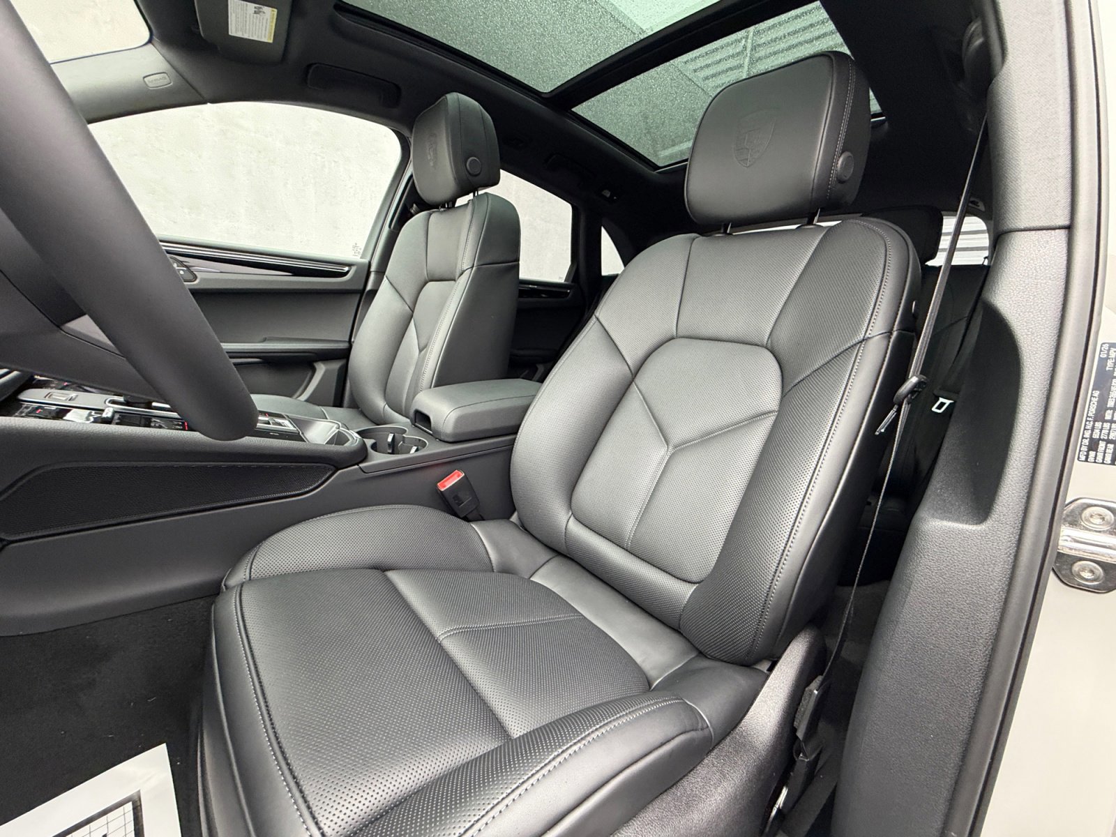New 2026 Porsche Macan image 9