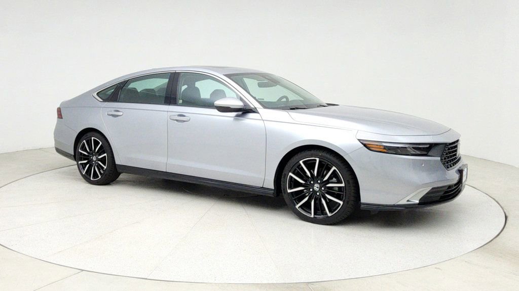 Used 2023 Honda Accord Touring image 3