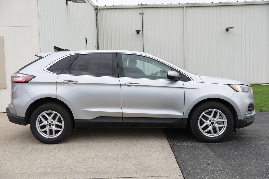 Used 2023 Ford Edge SEL w/ Convenience Package image 4