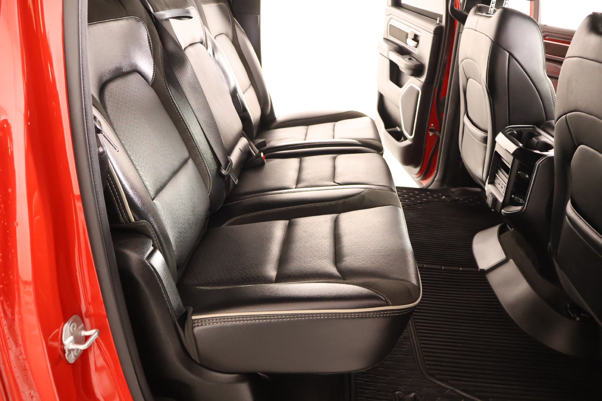 Used 2022 RAM 1500 Laramie w/ Sport Appearance Package AWD/4WD image 14