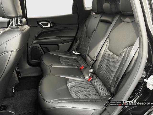 New 2026 Jeep Compass Latitude image 13