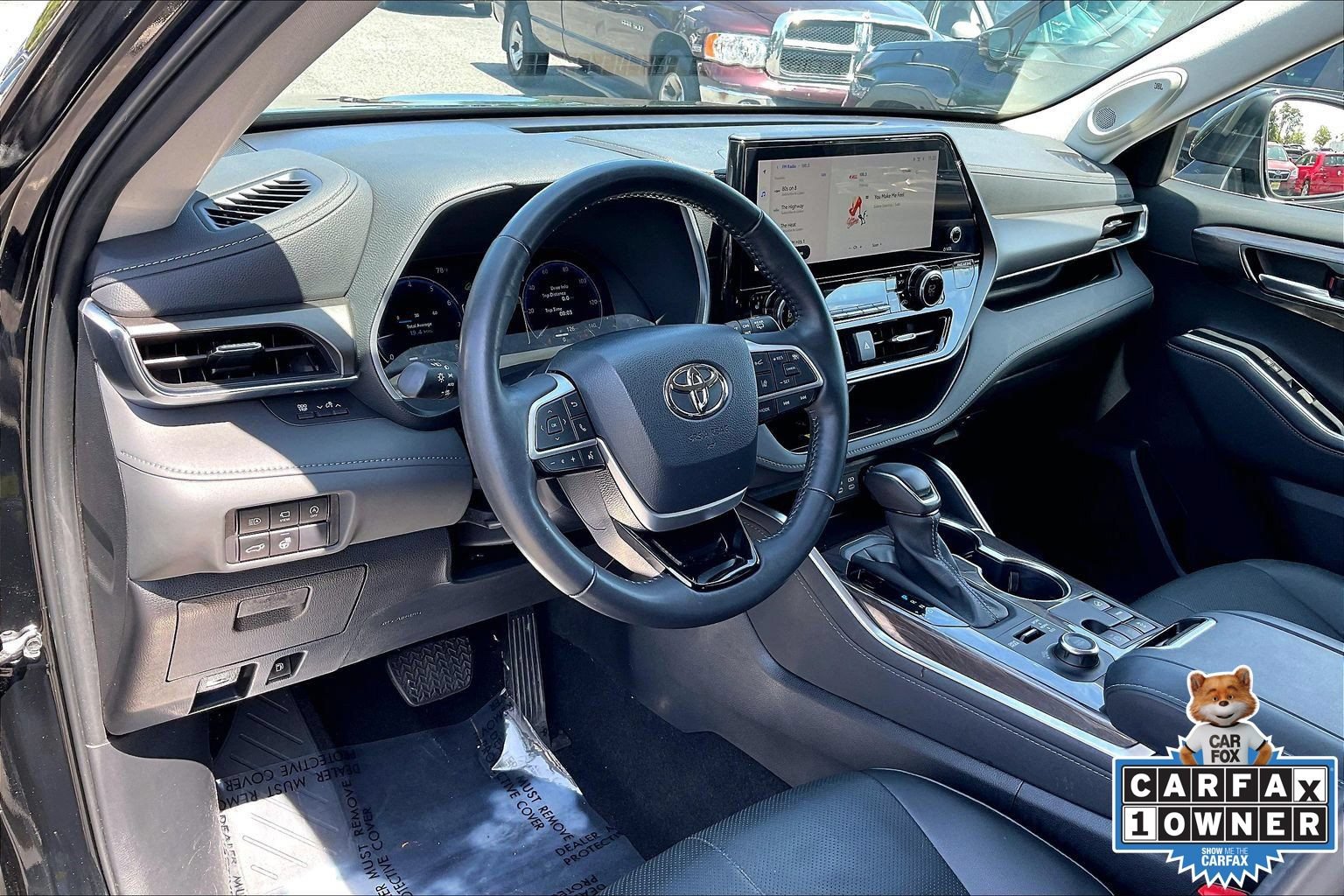 Used 2023 Toyota Highlander Limited AWD/4WD image 18