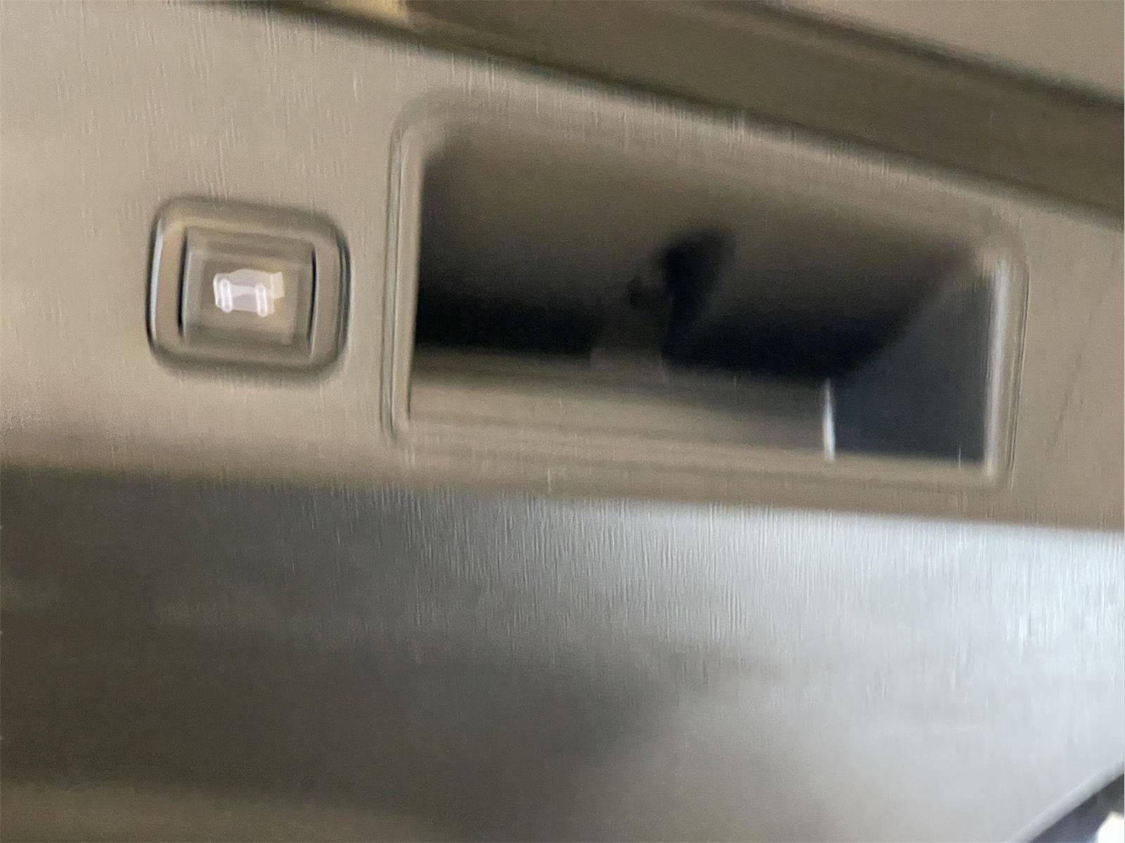 Used 2022 GMC Terrain AT4 w/ Infotainment Package II image 10