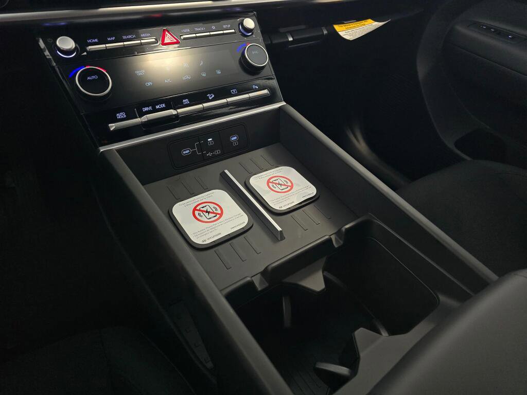 New 2026 Hyundai Santa Fe SE image 29