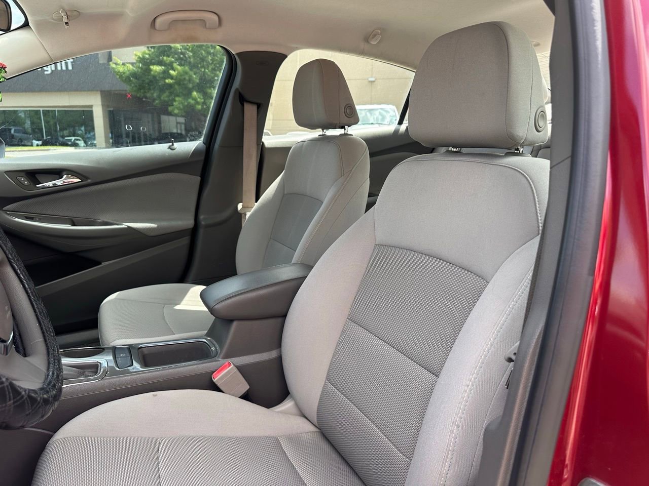 Used 2018 Chevrolet Cruze LT image 18