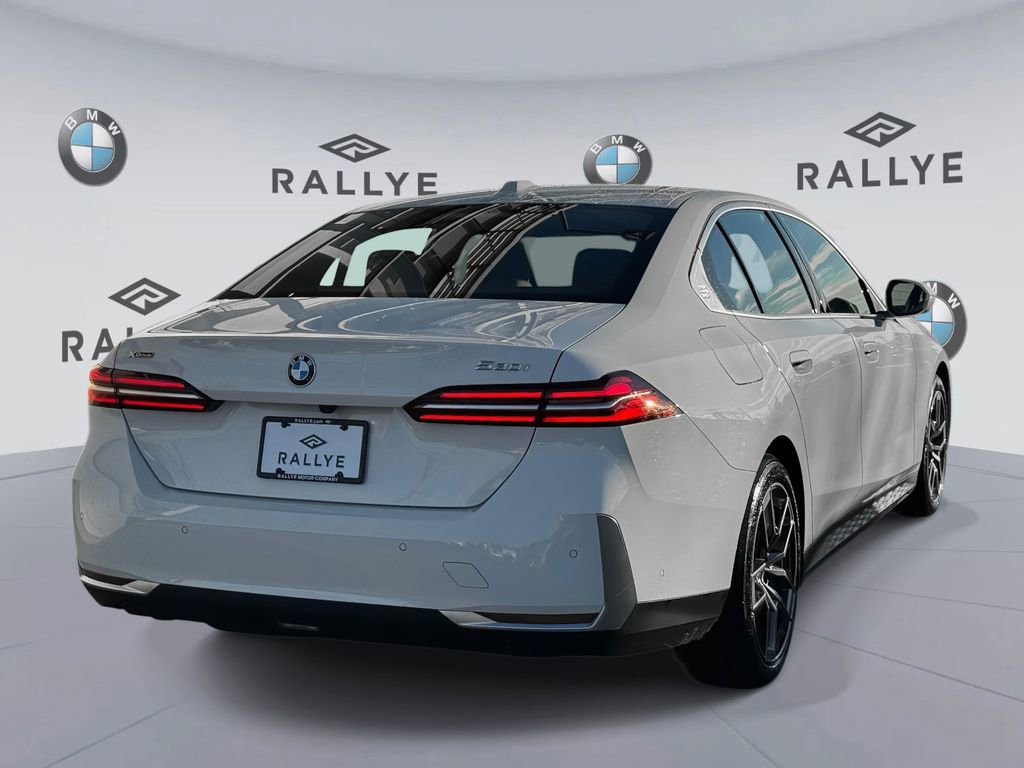 Certified 2026 BMW 530i xDrive w/ Premium Package AWD/4WD image 4
