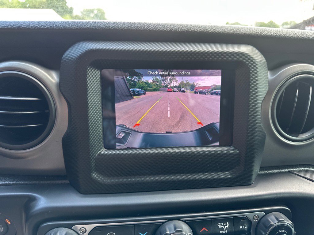 Used 2022 Jeep Gladiator Willys image 33