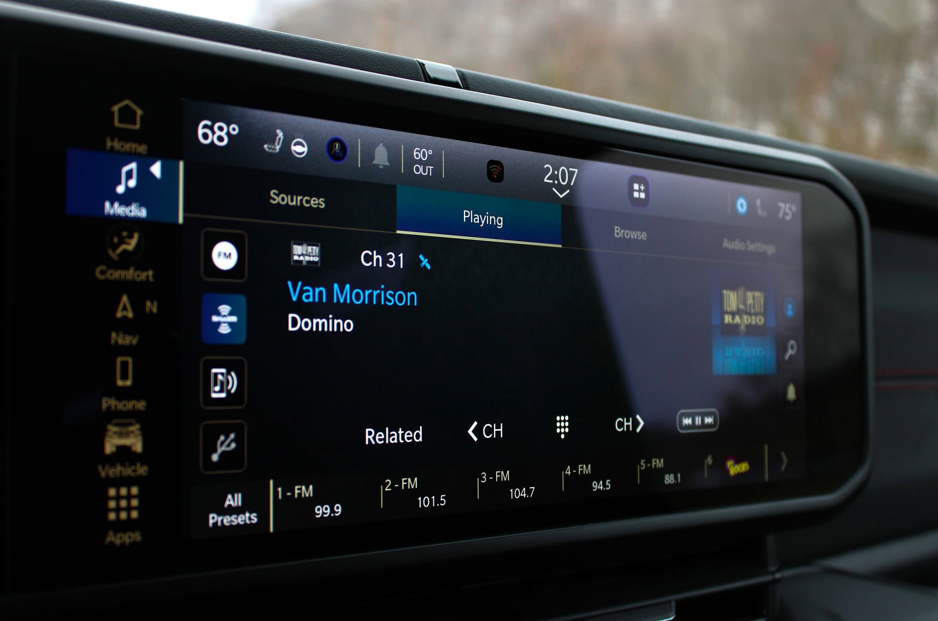 New 2026 Jeep Wrangler Unlimited Rubicon w/ Dual Top Group image 27