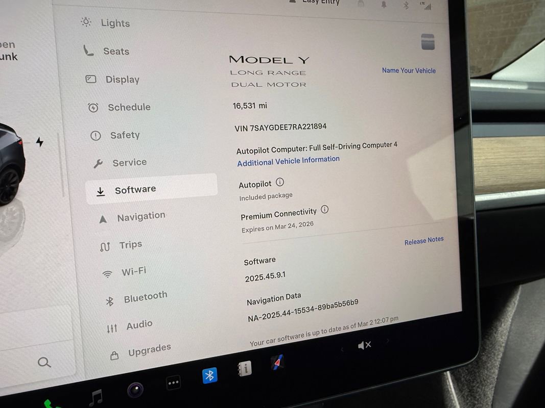 Used 2024 Tesla Model Y Long Range image 37