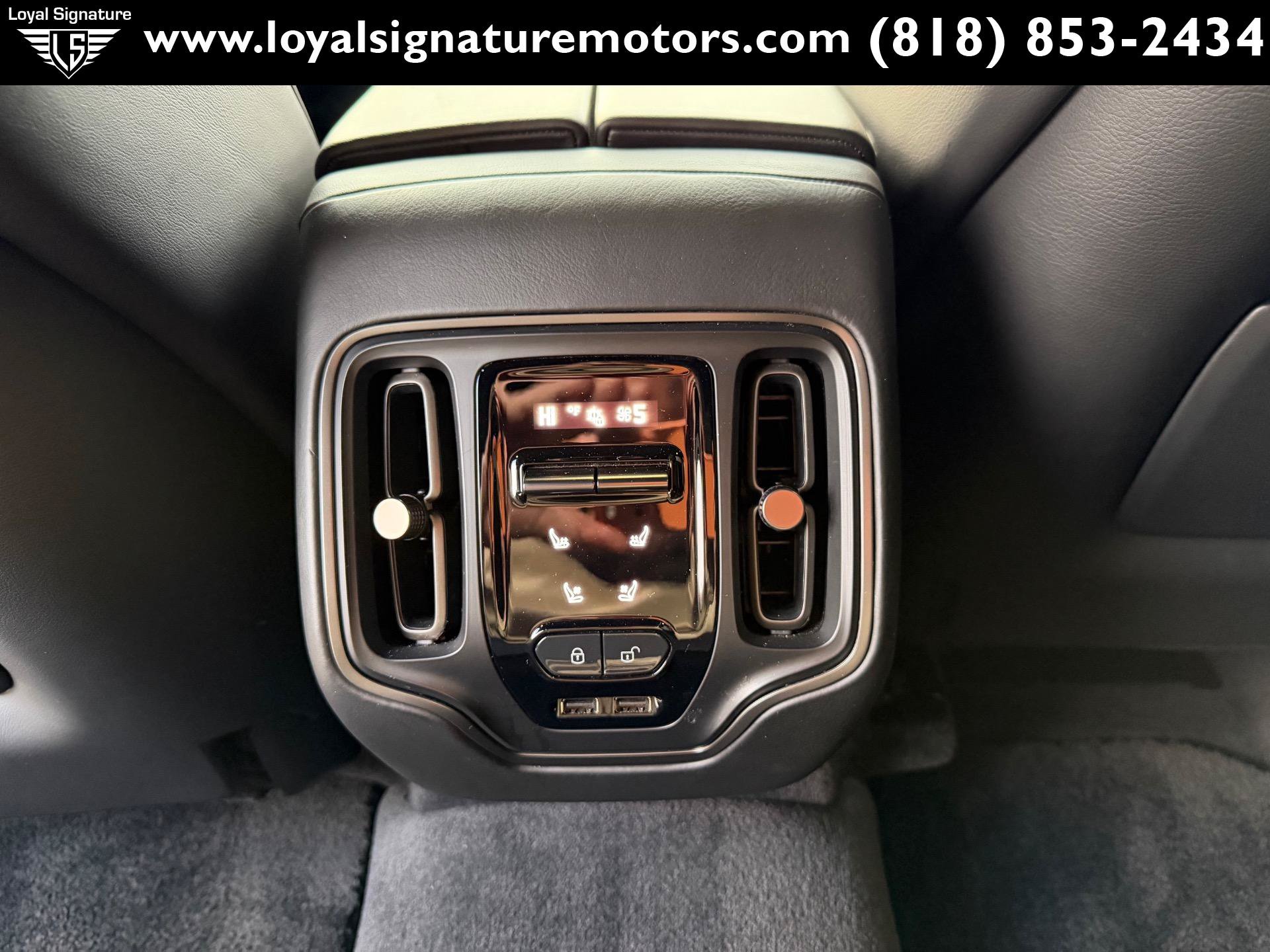 Used 2021 Aston Martin DBX AWD/4WD image 18