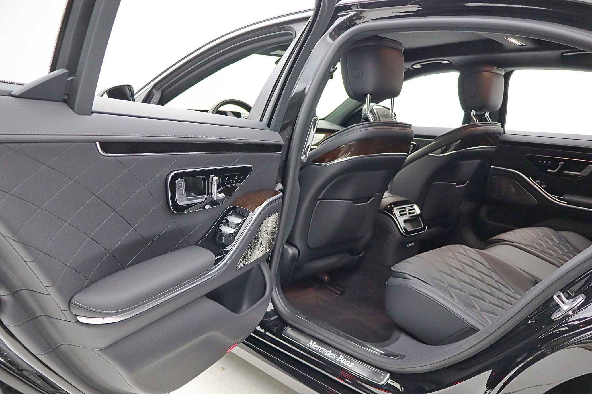 Used 2023 Mercedes-Benz S 580 4MATIC Sedan image 40